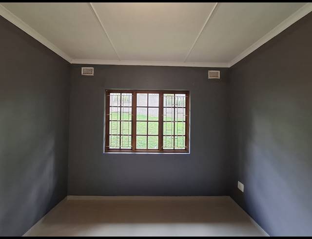 3 BEDROOM HOUSE TO LET IN CAVERSHAM GLEN